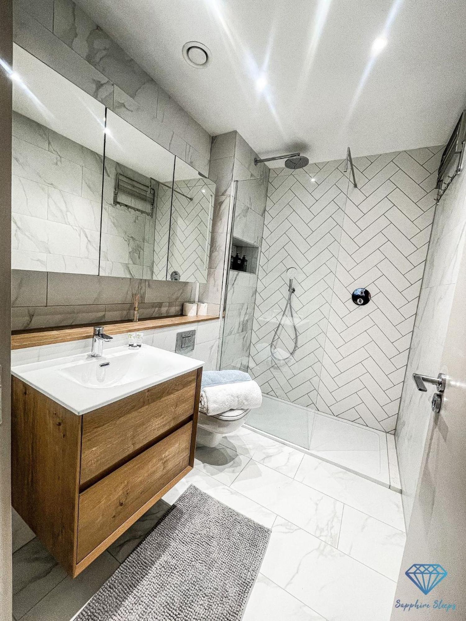 M1 City Centre 3 Bed 3 Bath Luxe Penthouse Манчестер Екстер'єр фото